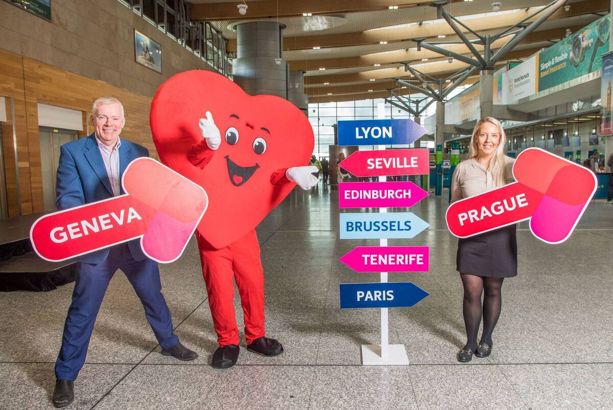 Cork Airport launched its winter schedule yet with 1.4 million seats on sale between November and March. Pictured launching the winter schedule were Niall MacCarthy, Managing Director, Cork Airport, Cork Airport Mascot and Tara Finn, Head of Aviation Business Development &amp; Communications, Cork Airport. - Picture: David Creedon