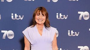 Lorraine Kelly reveals she is in mourning after death of her father Lorraine Kelly reveals she is in mourning after death of her father