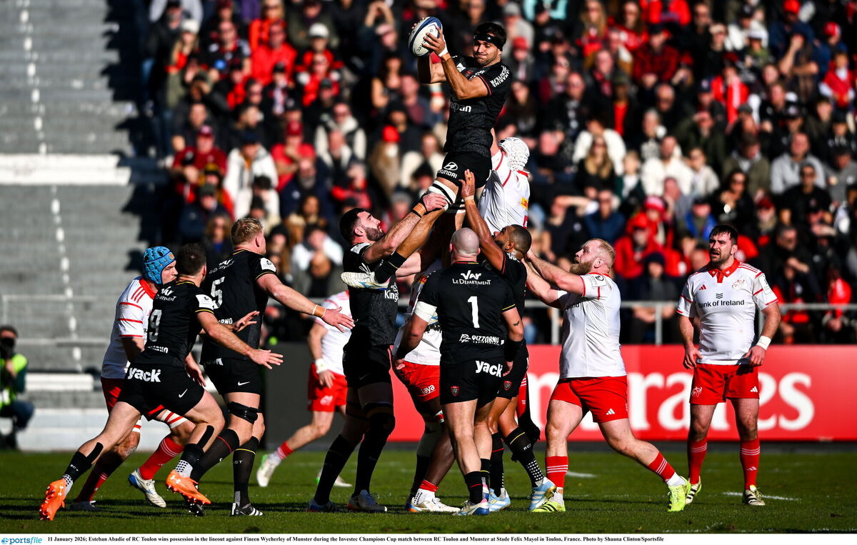 Esteban Abadie of RC Toulon wins possession in the lineout against Fineen Wycherley of Munster. Picture: Shauna Clinton/Sportsfile