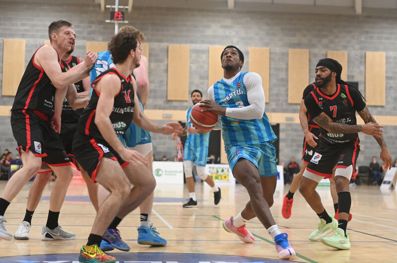  Mike Hayes, Energywise Neptune, eyes the basket against Ballincollig. Picture: Larry Cummins