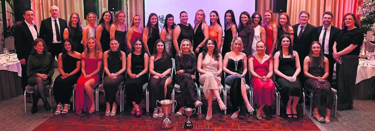 Senior players with their management team at the Éire Óg Ladies Football Club senior county winning championship dinner at The Kingsley Hotel. Picture: Larry Cummins
                    