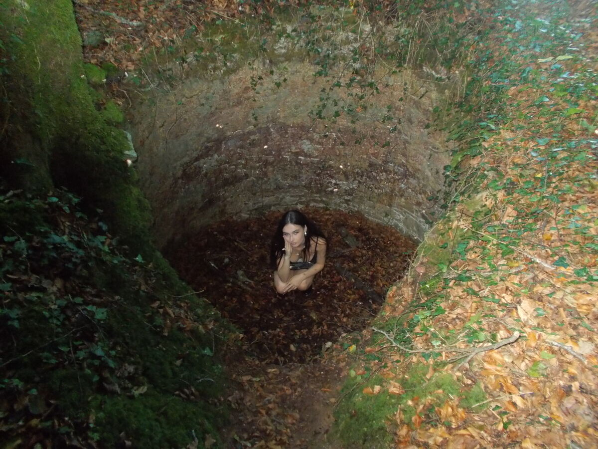 From a very young age Solène Laurence has had a love of singing and performance.