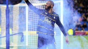 Everton substitute Beto rescues late point at Brighton