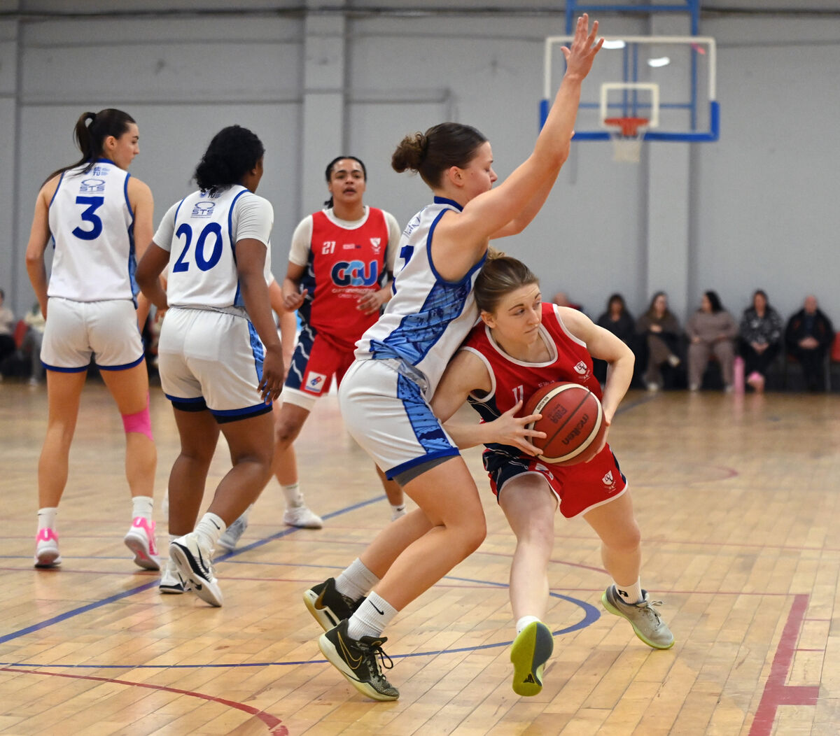 Gurranabraher Credit Union Brunell's Edel Thornton takes on Waterford Wildcats' Sanija Brikmane. Picture; Eddie O'Hare
