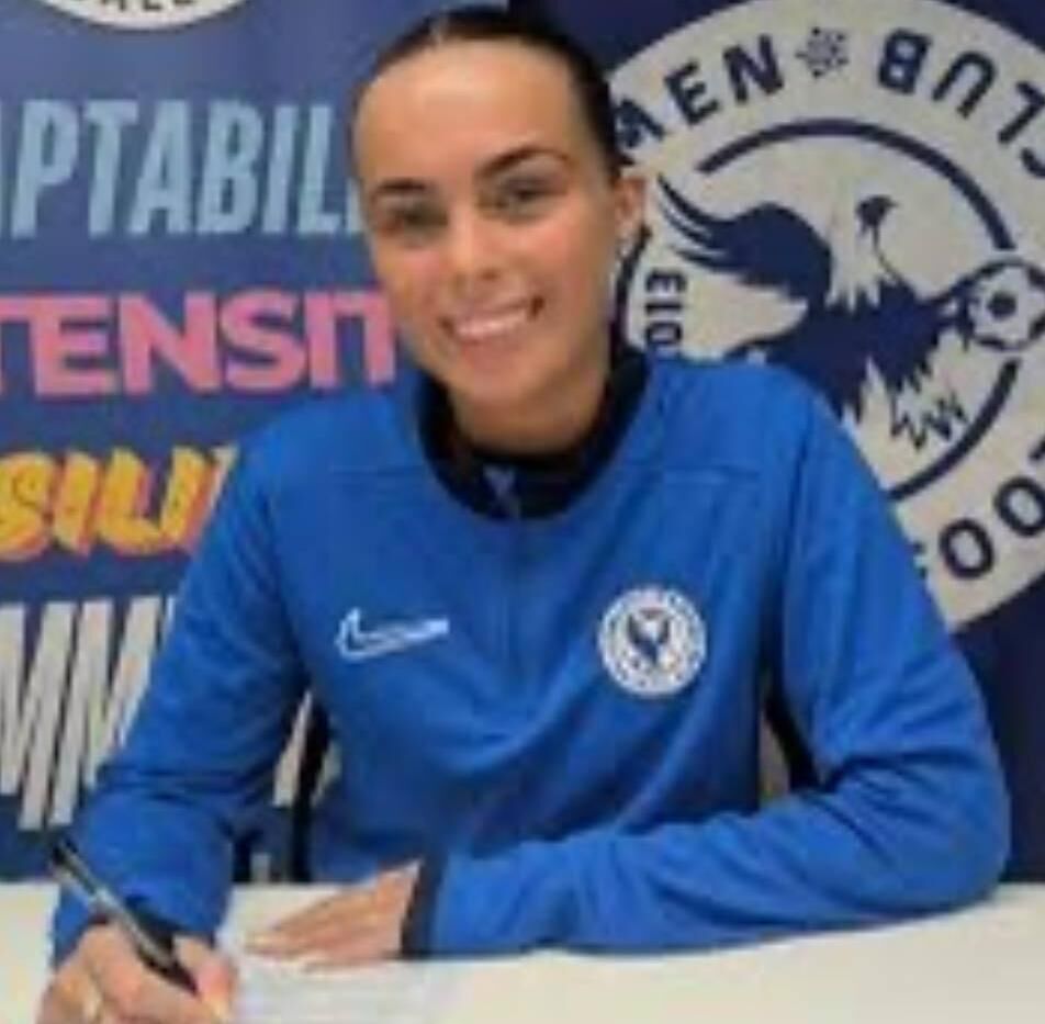 Alix Mendez signing for her new club Halifax Women’s FC.