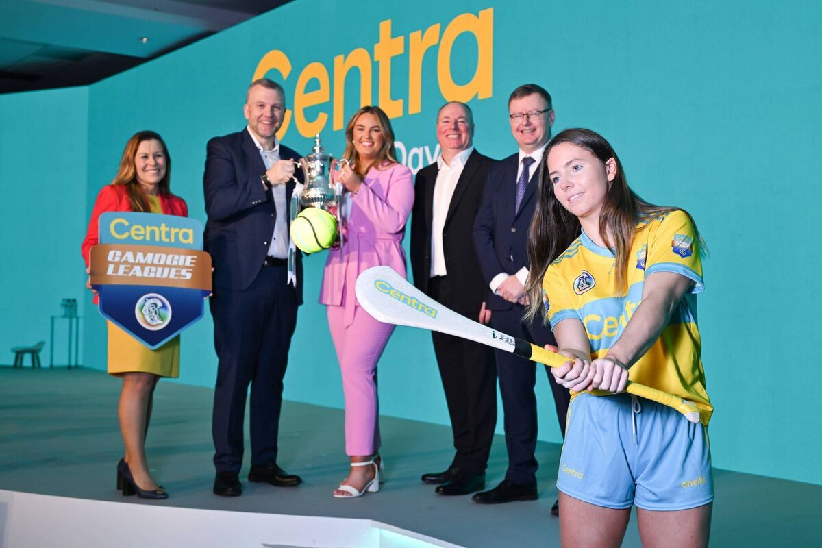Cork and Courcey Rovers camogie star Saoirse McCarthy helps launch Centra's new partnership with the Camogie Association. Also included are Rita Kirwan, marketing director at Musgrave; Luke Hanlon, managing director of SuperValu and Centra, and Brian Molloy, president of the Camogie Association. Picture: Don MacMonagle 