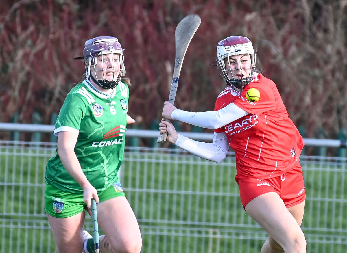 Cork's Cliona Harte shoots as Limerick's Aoife Morrissey closes in. Picture: David Keane. Cork's Cliona Harte shoots as Limerick's Aoife Morrissey closes in. Picture: David Keane.