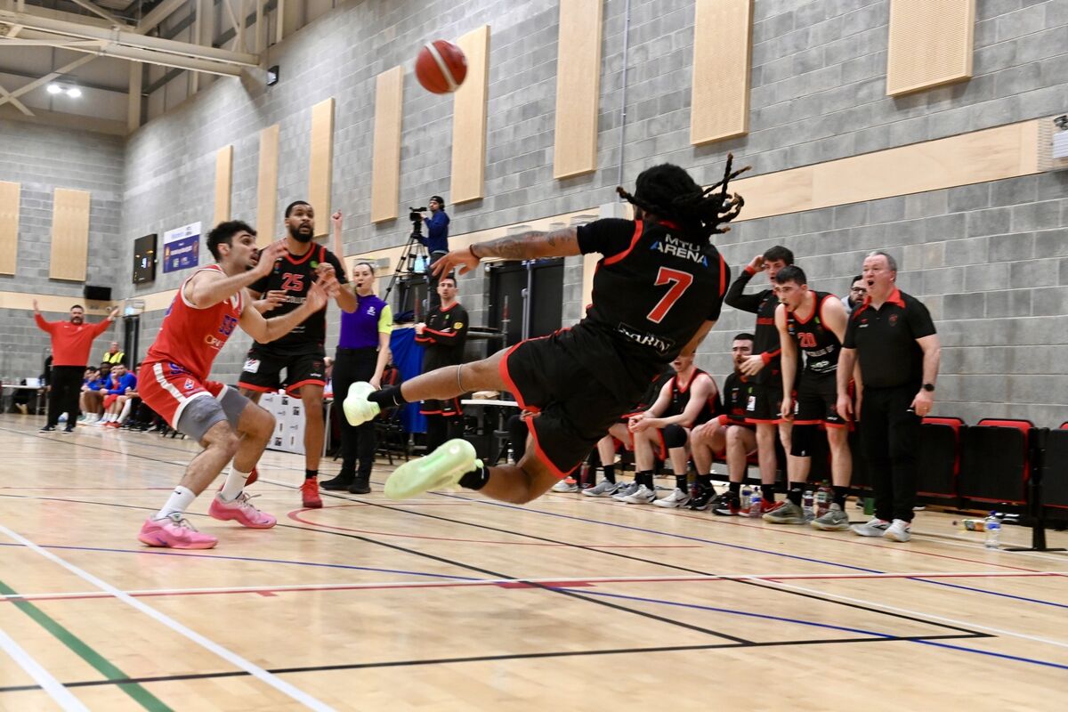 Latrell Jossell tries to keep the ball in play for Ballincollig. Ballincollig vs UCC Demons in the Domino’s Men’s Superleague basketball at MTU Arena. Picture: Larry Cummins Latrell Jossell tries to keep the ball in play for Ballincollig. Ballincollig vs UCC Demons in the Domino’s Men’s Superleague basketball at MTU Arena. Picture: Larry Cummins