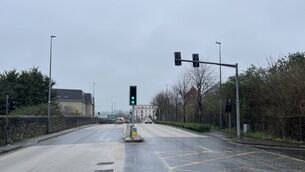 <p>Overhead lights signaling right turn onto Assumption Rd have been out of commission since Tuesday night. Picture: Donal O'Keeffe</p>