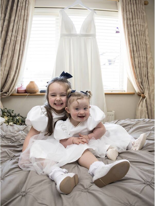 The couple's daughters, Robyn and Harper. 