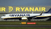 Ryanair calls for two-drink limit at airport bars