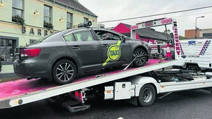 <p class="contextmenu internal_Caption">The unlicensed ‘taxi’ being towed away in Douglas.</p> <p class="contextmenu internal_Caption">The unlicensed ‘taxi’ being towed away in Douglas.</p>