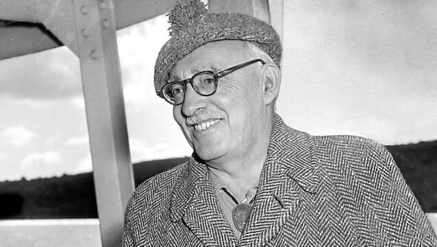 <p class="contextmenu internal_Caption">PROUD SON OF CORK: Frank O’Connor at Cobh upon his return from the USA in 1961.</p>