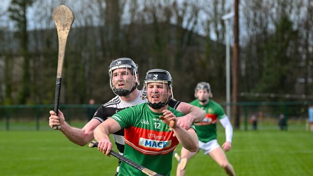 <p>Fr O’Neill’s Darragh Sexton and Midleton’s Sean O'Sullivan under the dropping sliotar. Picture: Chani Anderson</p>