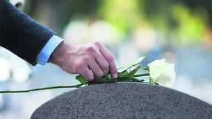 <p class="contextmenu internal_Caption">A bereavement is a difficult time, and practical supports can be beneficial to those grieving</p>