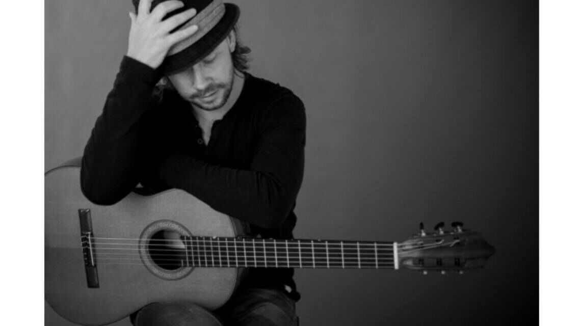 Colin McLean performs in Bakestone on Perry St on Friday, 5.30pm Colin McLean performs in Bakestone on Perry St on Friday, 5.30pm